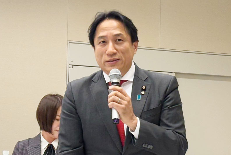 川田龍平参議院議員